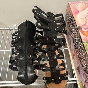Forever size 8 black gladiator sandals